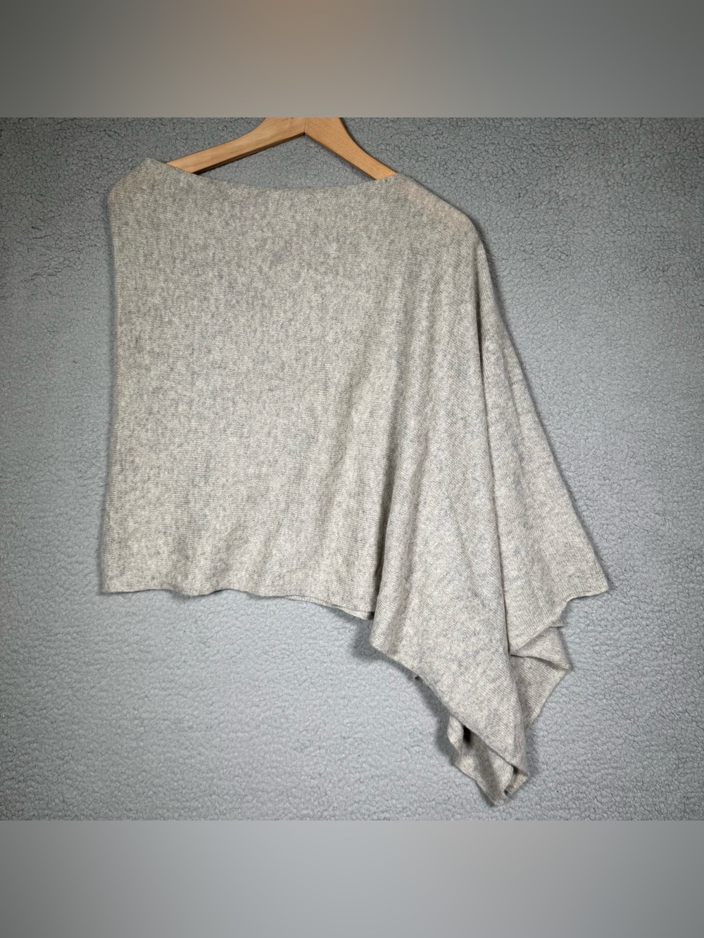 CYNTHIA ROWLEY 100% Cashmere Asymmetrical Poncho Wrap Shawl Beige One Size Luxe